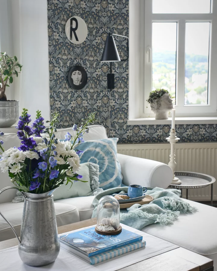 Soggiorno nelle tonalità del blu a casa di  @nordiclightbysonia