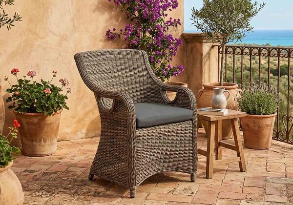 Poltrone in rattan in stile Provenza