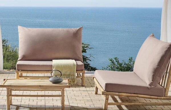 Arredi in alluminio per terrazzi sul mare
