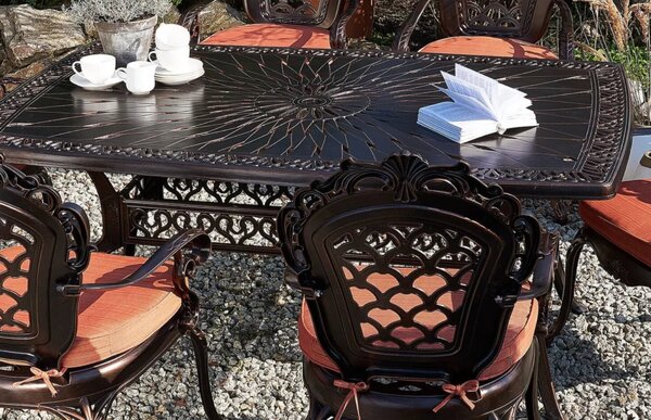 Tavolo da giardino in metallo senza piano in vetro