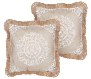 Set di 2 cuscini in tessuto di poliestere beige e bianco 45 x 45 cm fodera con nappe divano soggiorno camera da letto Beliani
