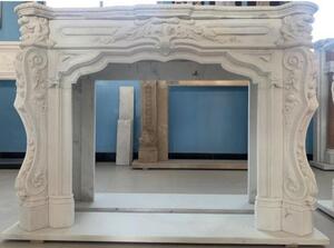 Casa Padrino: cornice barocca per camino bianca 170 x 35 x h. 123 cm - Magnifica cornice per camino in marmo di alta qualità - Accessori decorativi barocchi