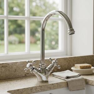 Miscelatore da cucina cromato con bocca di erogazione rotonda, modello Heritage Ascot CR-4003-HA, marca Aquanello