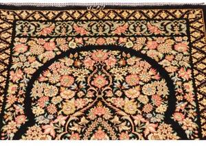 Tappeto Ghom Seta Medaglione Floreale Nero Rosa 58x91 Cm