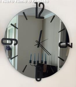 Orologio Da Muro Struttura, � uno specchio Nero Fume' ALFA SMALL Diametro 45 cm lancette in metallo numeri colore Nero a rilievo , l'orologio specchio