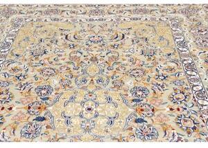 Tappeto Kashan Medaglione Floreale Verde Chiaro Beige 204x310 Cm