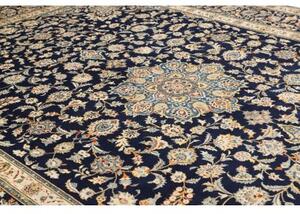 Tappeto Kashan Medaglione Floreale Blu Notte Avorio 310x450 Cm