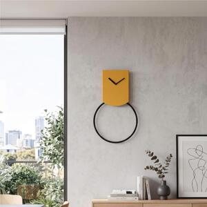Orologio a Pendolo In Metallo Verniciato TOVI � Design nordico con movimento perpetuo acciaio verniciato 30�3,8� h 53 cm in Metallo verniciato colore Giallo RAL 1004