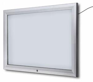 Bacheca da esterno CITY103LED con strip LED, formato 8xA4, struttura in alluminio silver e vetro temperato ESG IP56