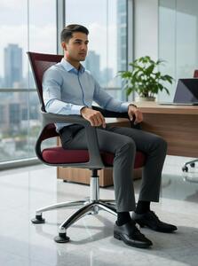Elegante sedia da ufficio rossa con schienale robusto
