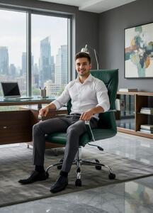 Sedia da ufficio verde con braccioli, ideale per lavorare comodamente