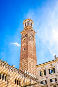 Fotografia Torre dei Lamberti on Piazza dei, Westend61