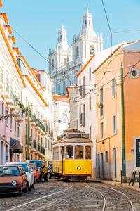 Fotografia Yellow tram on the narrow street, Alexander Spatari