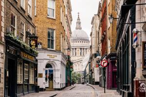 Fotografia St Paul's cathedral and street with, Alexander Spatari