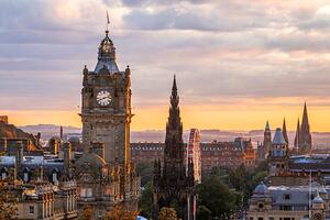 Fotografia Edinburgh Skyline Balmoral Clocktower Scotland, joe daniel price