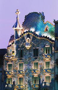 Fotografia Spain Barcelona Gaudi's Casa Batllo dusk, Shaun Egan