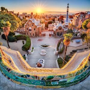 Fotografia Park Guell at golden hour Barcelona Spain, Eloi_Omella