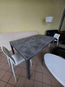 Tavolo da pranzo allungabile in legno e metallo grigio 110x70 cm