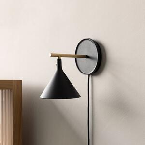 Applique da parete Audo Copenhagen, Cast Sconce, dimmerabile, Nero, Soggiorno, Alluminio, Design