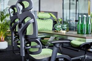 Sedia ergonomica ufficio verde in tessuto a rete base con ruote ERGO-Arrediorg