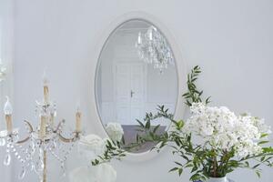 Specchio ovale da parete con cornice bianca in Legno-Arrediorg.it