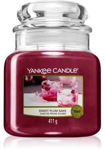 Yankee Candle Sweet Plum Sake candela profumata 411 g