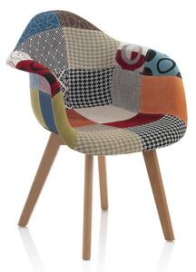 Poltrona patchwork con struttura in legno e rivestita in tessuto