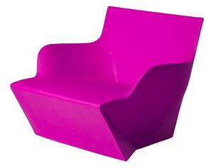 Slide kami san poltrona per esterni di design realizzata in polietilene con cuscino in poliuretano, colore sweet fuchsia