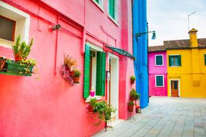 Fotografia Colorful architecture in Burano island Venice, Olga_Gavrilova