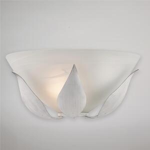 Applique in ferro laccato con Diffusore in Vetro ESSE Dimensioni 30x15x h14 cm - 1 x E27 - 55 Watt , decorazione argento antico e diffusore in vetro diametro 30 Alabastro bianco E Argento