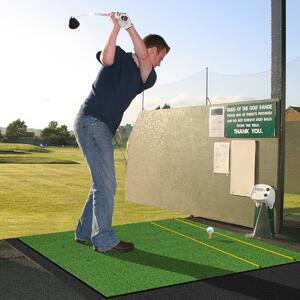 Costway Tappetino golf con 2 punte da golf 2 astine di allineamento fori preforati, Tappetino in erba sintetica 152x117x2,7cm
