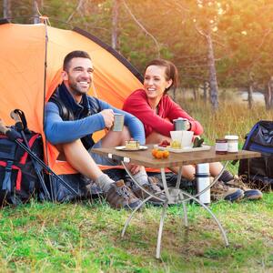 Costway Tavolo da picnic leggero estendibile con piano effetto legno in alluminio, Set di 2 tavoli da campeggio pieghevoli Naturale