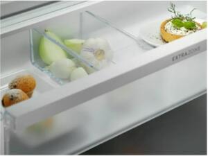 Electrolux Frigorifero da Incasso Combinato 376 Litri Classe E No frost Serie 700 - KNG7TE75S
