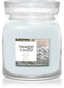 Yankee Candle Snow Kissed Pine candela profumata Signature 110 g