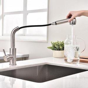 Rubinetto per lavabo con doccetta estraibile