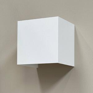 Dyberg Larsen Applique a LED Venus, bianco, larghezza 10 cm