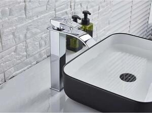 Rubinetto per lavabo a cascata - Rubinetto da bagno - Modello corto - Montaggio a filo piano - Monoforo - Acciaio inossidabile 304 - Cartuccia Vetroceramica - Miscelatore monocomando caldo/freddo - Oro spazzolato