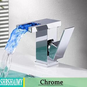 Rubinetteria da bagno - Rubinetto per lavabo - Bocca a cascata - LED con controllo della temperatura - Alimentazione idraulica, senza batterie - Montaggio a incasso su piano con foro singolo - Acqua calda/fredda - Cromato