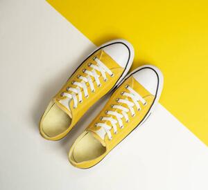 Fotografia Yellow sneakers, John Lawson