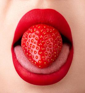 Fotografia Woman mouth extreme close-up Strawberry on, Andrei Ureche, (35 x 40 cm)