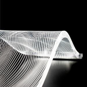 Lampada da tavolo Design HILL dalle linee ondulate 42x11xh 8 cm Lampada leggera dalla luce soffusa illuminata con una strip led in cristallo Acrilico