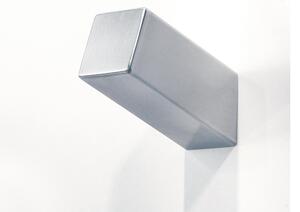 Appendiabiti da parete in acciaio inossidabile CUBE dimensioni 5x8,5x h 10,5 Cm Forma geometrica a cono Finitura satinato