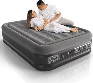 Materasso gonfiabile king size con pompa integrata: si gonfia rapidamente ed è comodo, con un'altezza di 45 cm