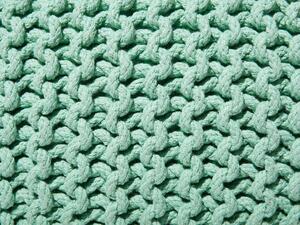Pouf ottomana verde menta in cotone lavorato a maglia perline EPS riempimento quadrato piccolo poggiapiedi 50 x 50 cm Beliani