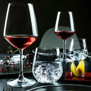 Calice universale in vetro cristallino adatto per vini rossi, bianchi e frizzanti. Massima luminosità e splendore. Lavabile in lavastoviglie. Prodotto in Italia
