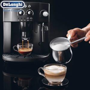 Macchina automatica super compatta e super tecnologica per un espresso con caffè in grani macinato fresco al momento come quello del bar, macinacaffè con 13 regolazioni e sistema cappuccino integrato