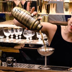 Shaker da 500 ml dalle linee bombate Placcatura bagno PVD color rame, originale ed elegante ideale per ogni bartender mixology