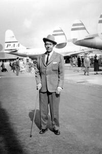 Fotografia Cole Porter Arriving in Paris France Airport September 27 1951