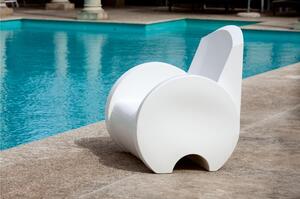 Poltrona seduta in polietilene SUNSET Dimensioni 77x82x h 96 cm Per arredare al meglio uno spazio in giardino o a bordo piscina uso interno esterno bianco