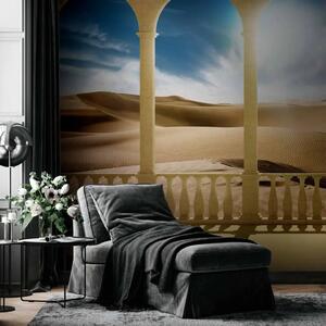 Carta da parati moderna Sogno del Sahara - paesaggio desertico con colonne color sabbia